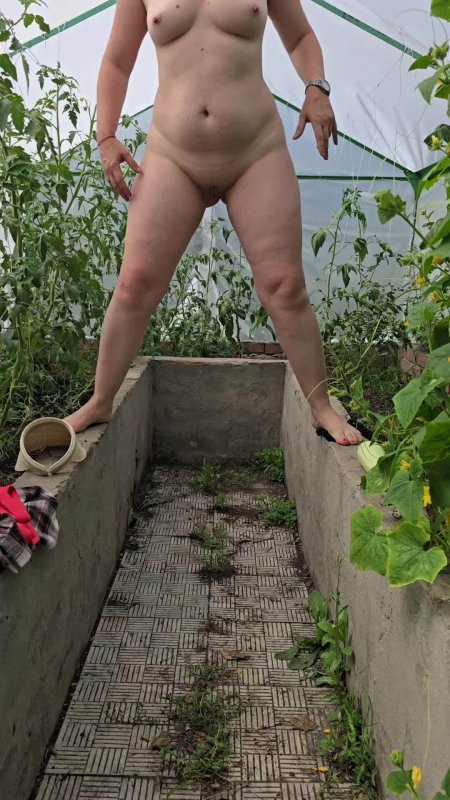 Helen Mint in love to watch husband suck dick — leaked suck video