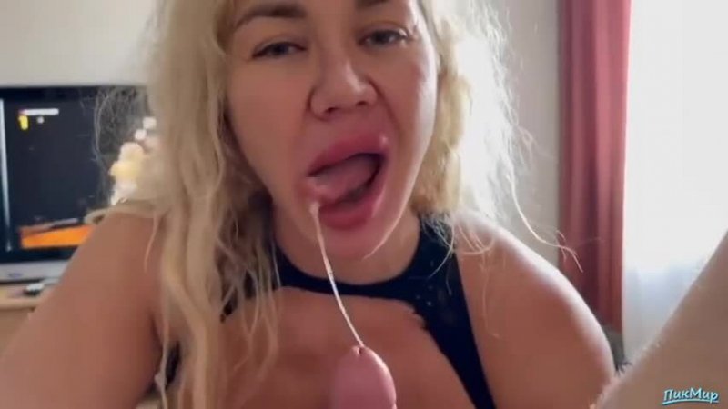 asian massuese stokes cock video