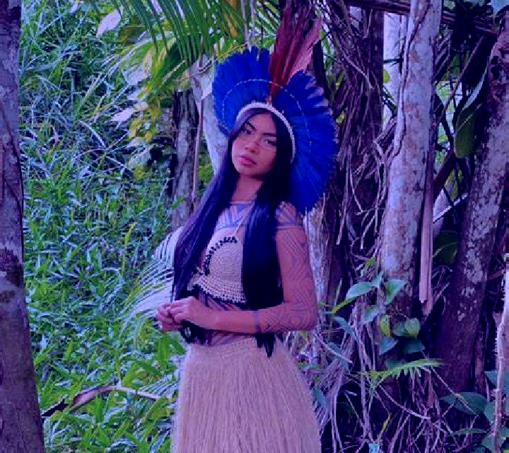 Manirat model portrait