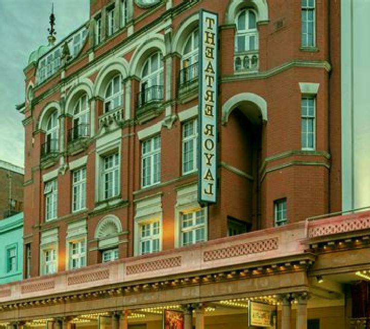 Yana Kovarski model portrait